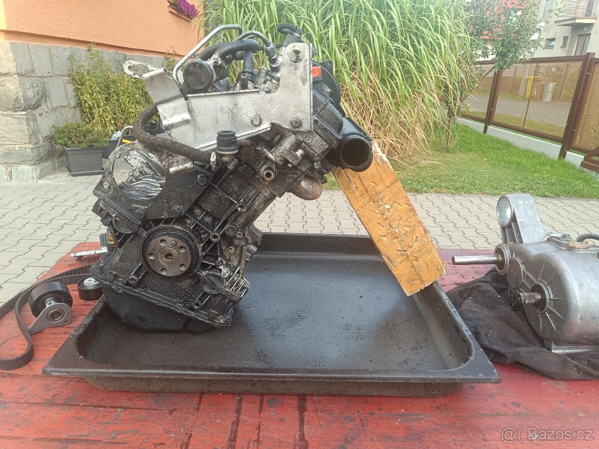 DÍLY NA LIGIER - MOTOR + ROZVODOVÁ SADA - 9