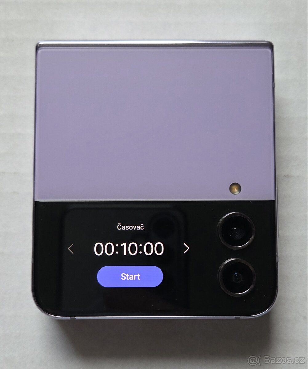 Samsung Galaxy Z Flip 4 TOP STAV - 9