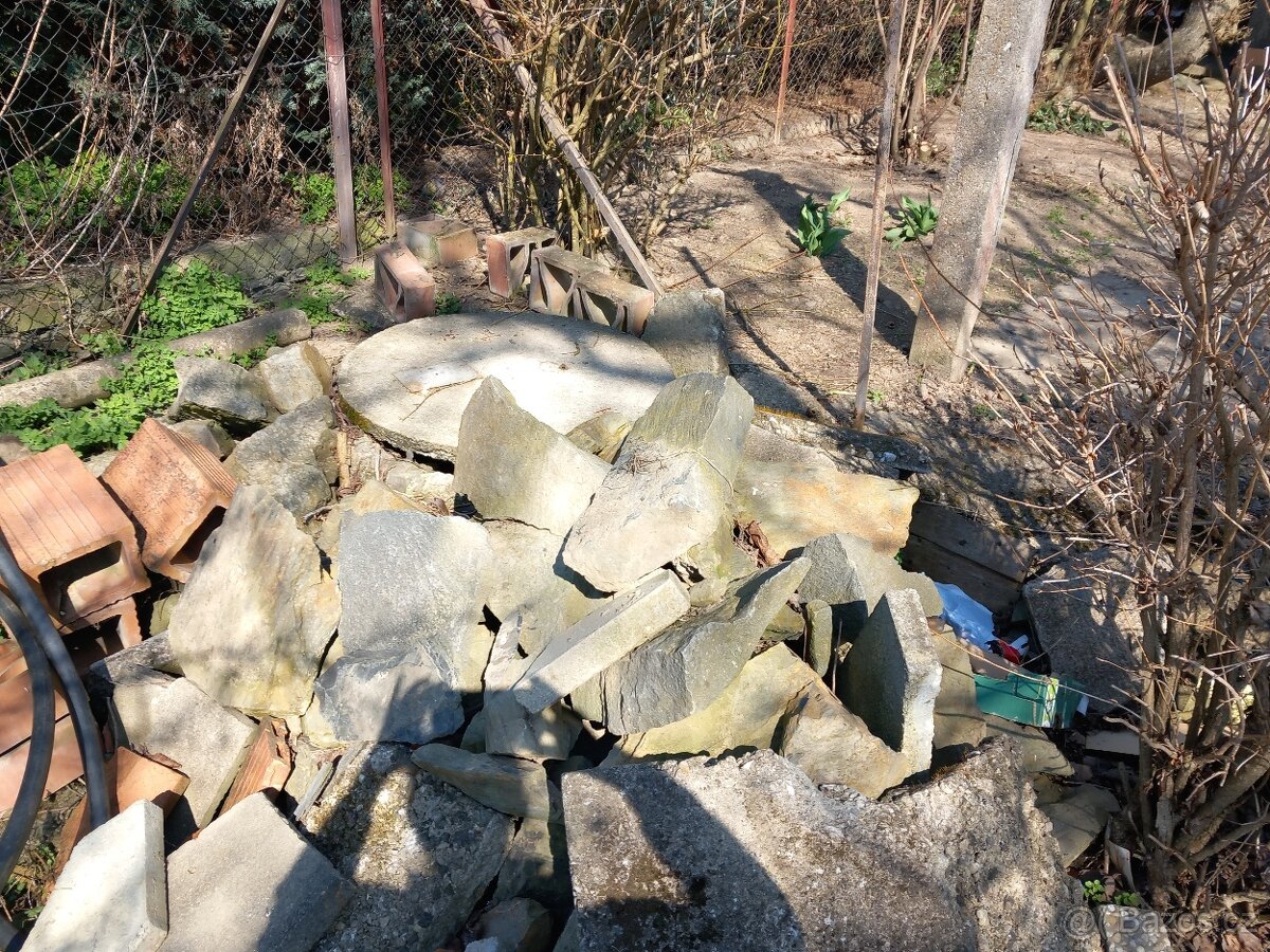 kameny, cihly, suť - 9