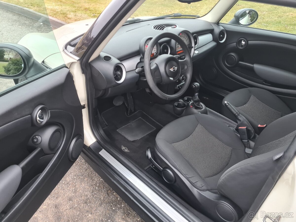 MINI ONE 1,6i 72 kW AUTOMAT PANORAMA - 9