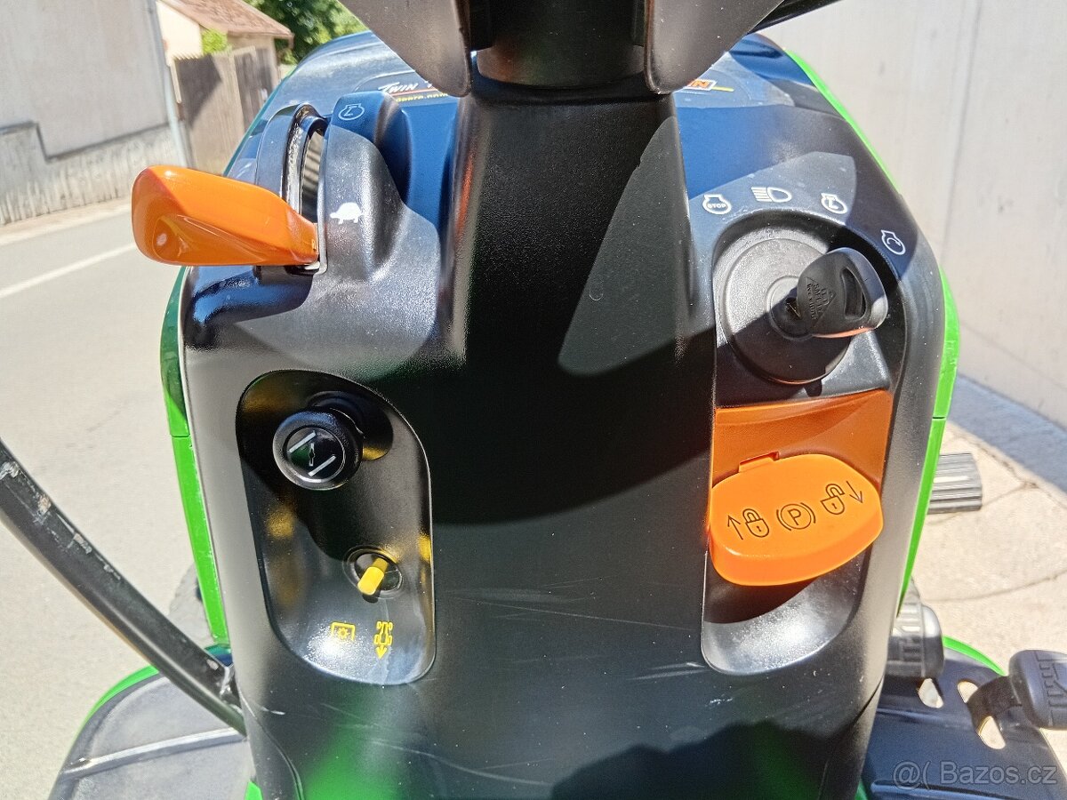 Prodám zahradní traktor John Deere LTR166 - 9