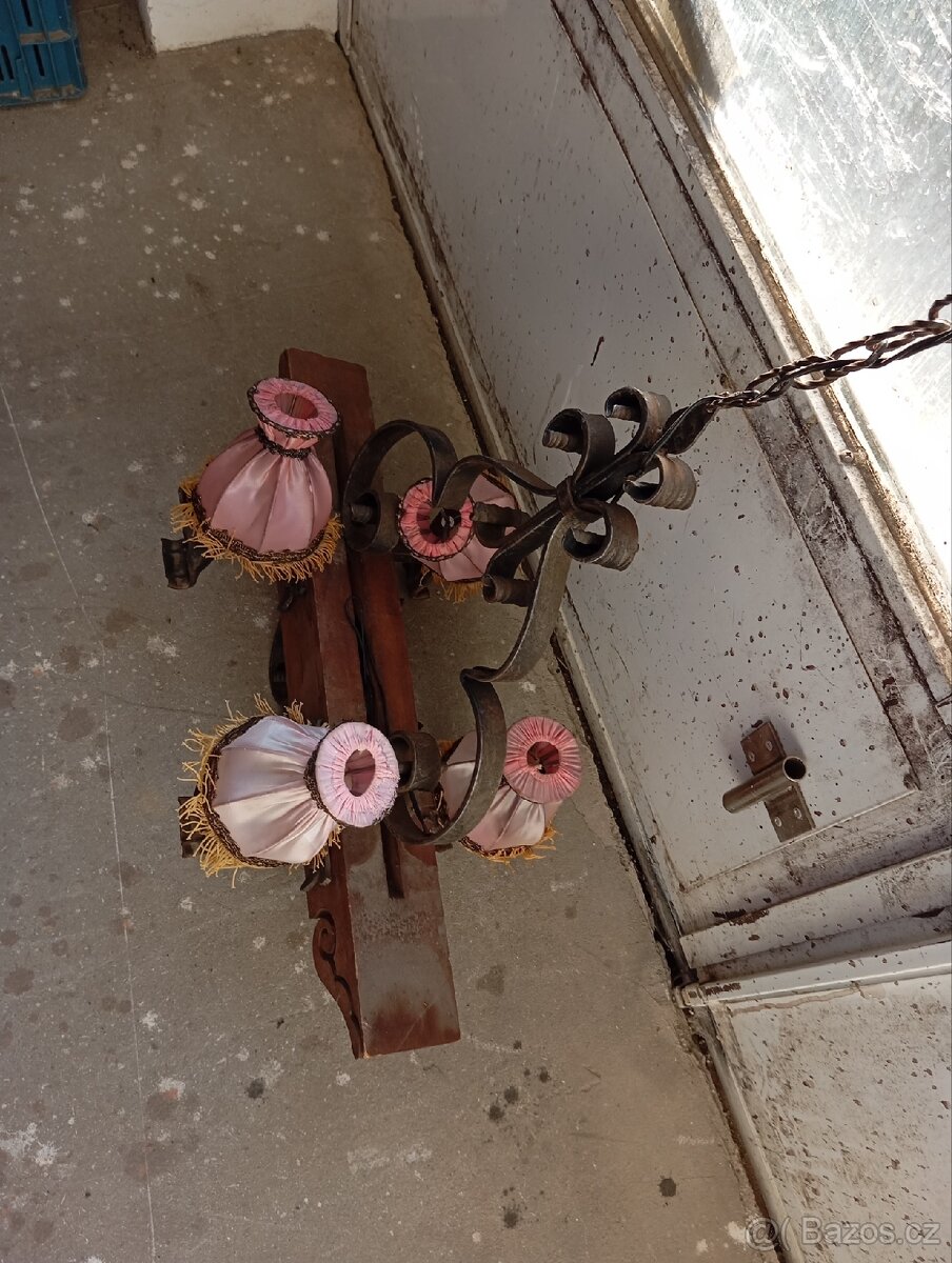 Starý lustr kov dřevo - 9