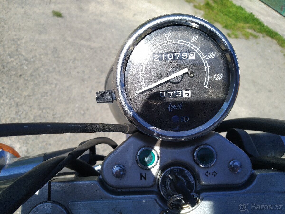 Suzuki Marauder 125 - 9