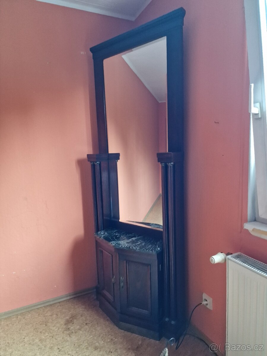 Starožitný nábytek - 9