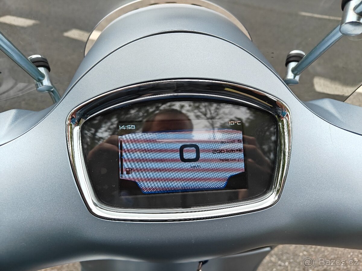 Vespa GTS 300 SuperTech - 9