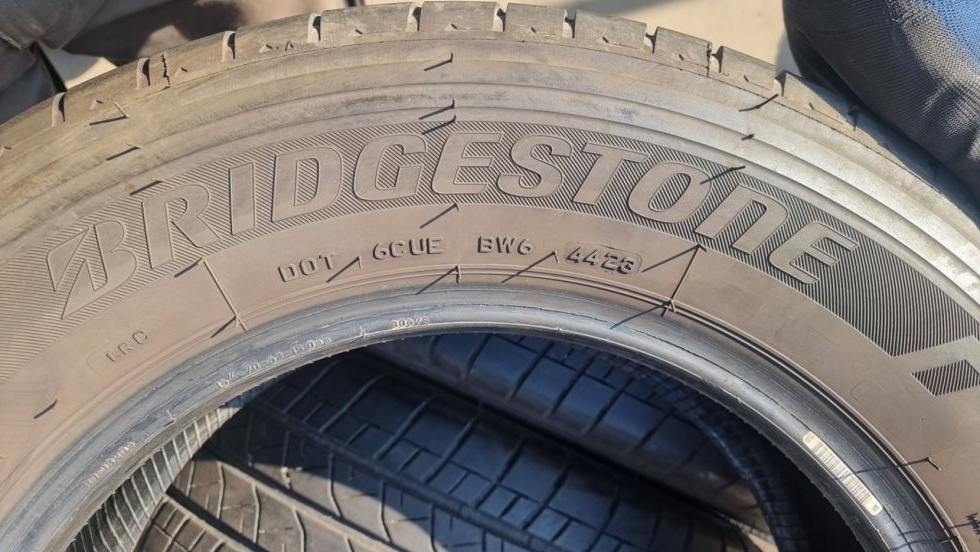 Letní pneu 215/65/16c Bridgestone - 9