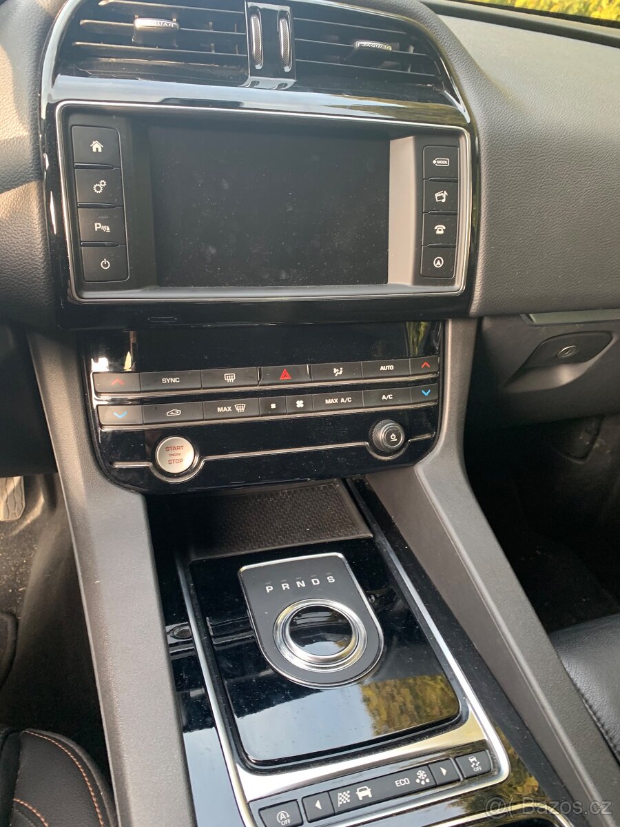 Jaguar F pace Prestige - 9