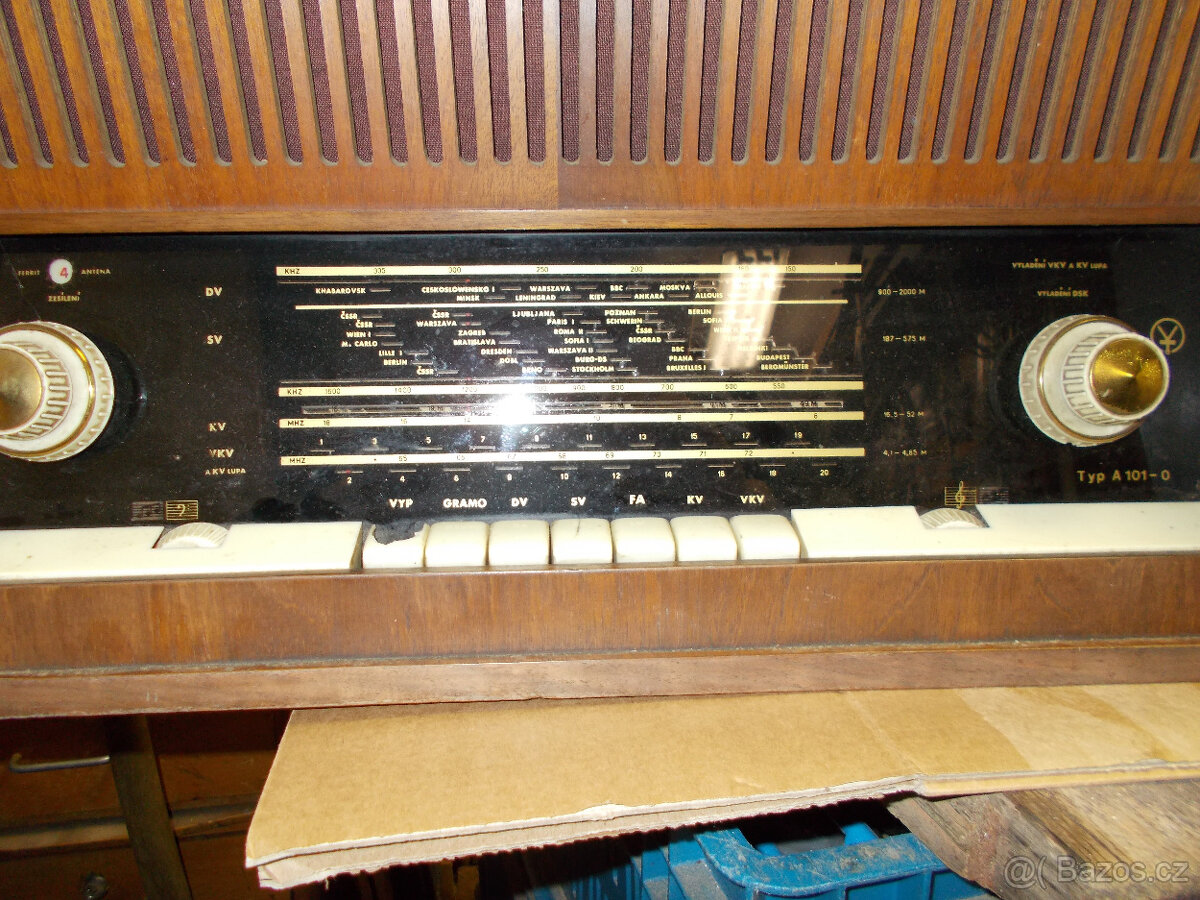 PRODÁM TELEVIZE,RADIO - 9