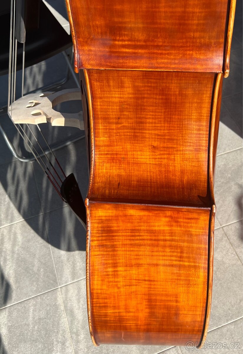 Celodřevěný kontrabas - 9