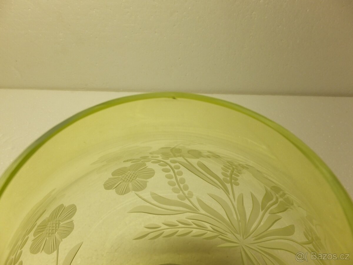 Obří krásná broušená žlutozelená číše obs. 2,7 l. - 9