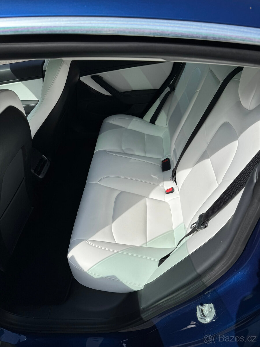 Tesla Model 3 Long Range AWD model 2020 - 9