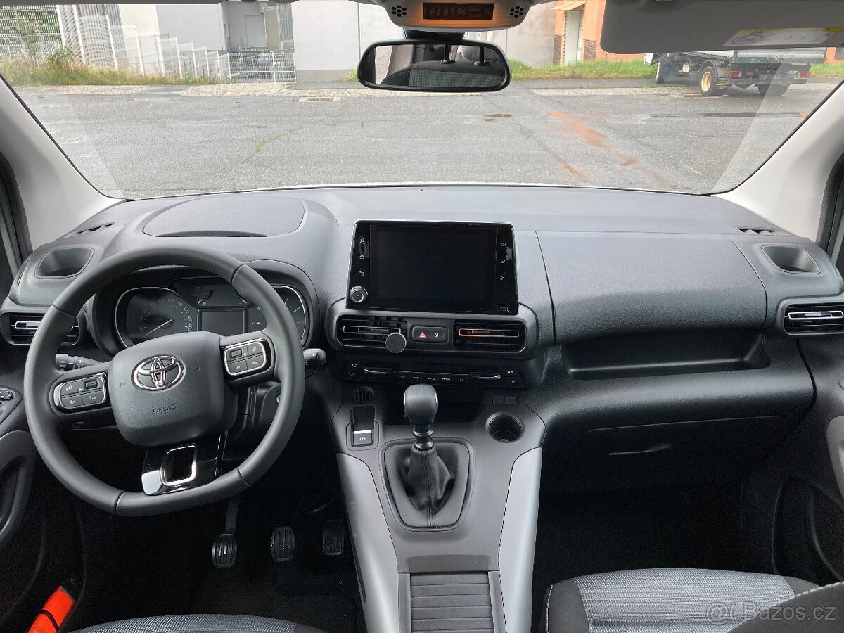 Toyota Proace City Verso-Long-7 míst-Man/1,5D/96kW-07/2022 - 9