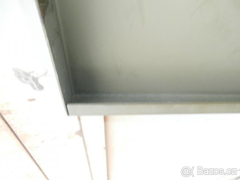 Trezor skříňový Kovona náhradní díly - police za 500 kč - 9