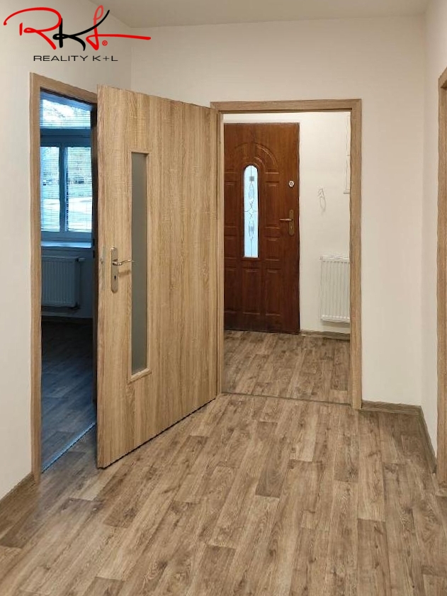 Pronájem komerčních prostor – Mladá Boleslav, Husova - 9