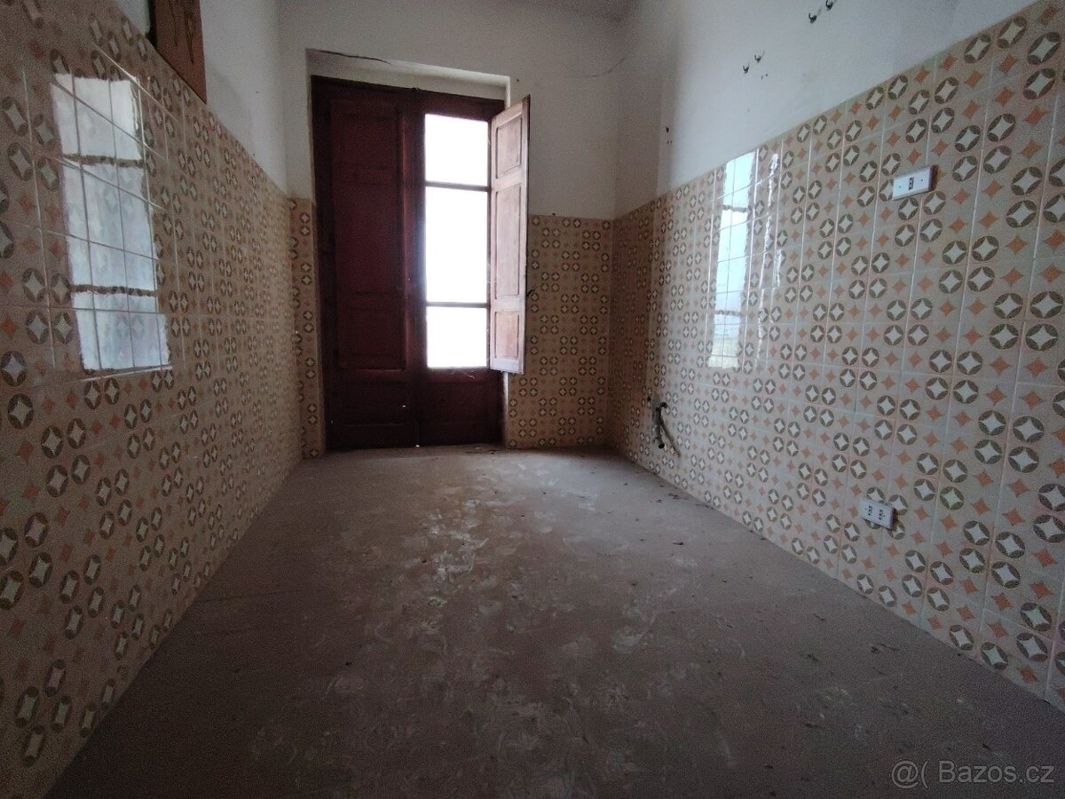 Sicílie, RD 3 byty, 362 m2, zahr. 400 m2, Milazzo,San Pietro - 9