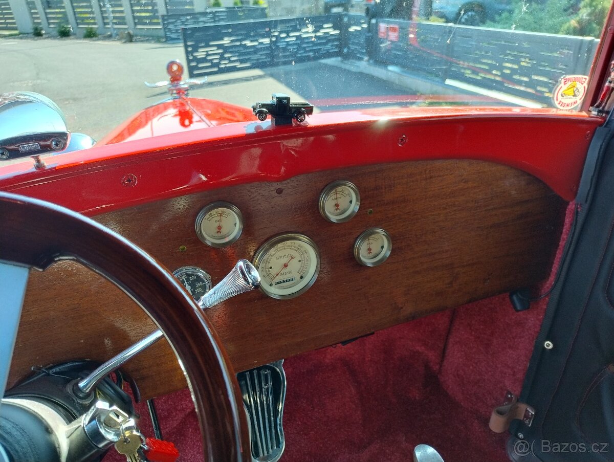 Ford Model A tudor & Panzer - 9