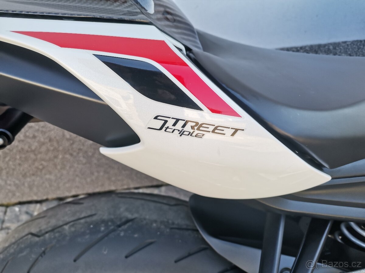 Triumph Street triple - 9