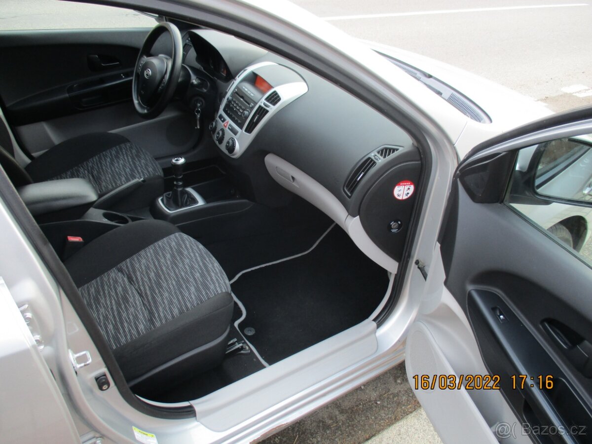 Prodám Kia Ceéd SW,2008,benzin,STK 9/2026 - 9