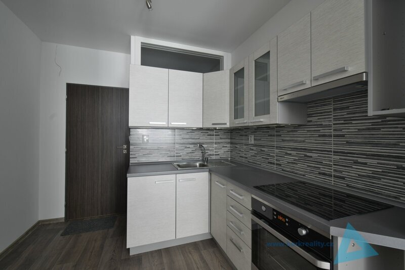 Prodej samostatného přízemního bytu 2kk se zahrádkou ve Vrch - 9