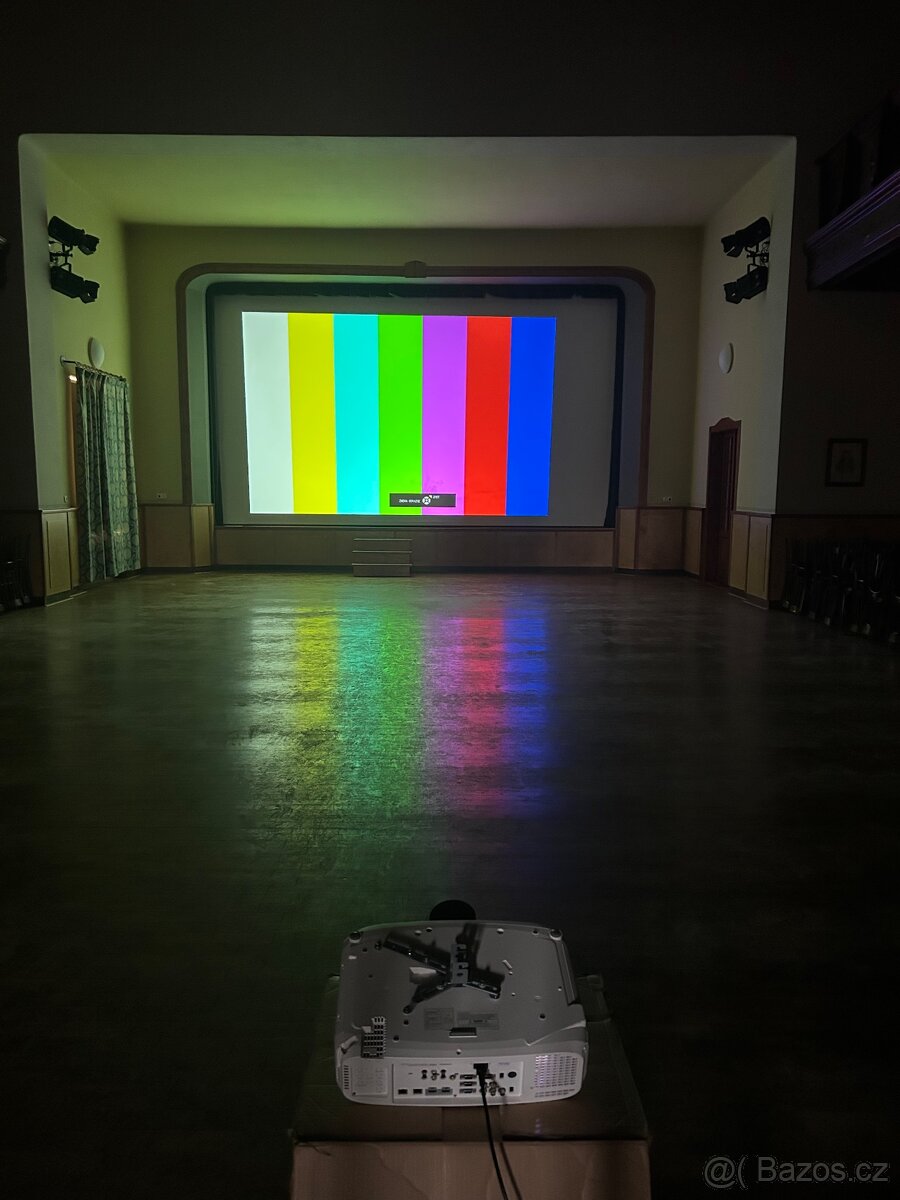 Panasonic PT-EZ590 + ET-ELT30 - 9