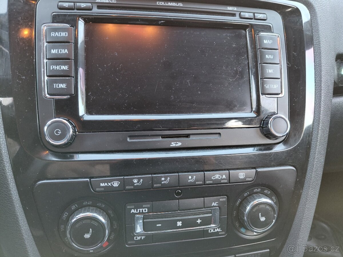 Škoda Octavia laurin a klement 2.0tdi dsg - 9