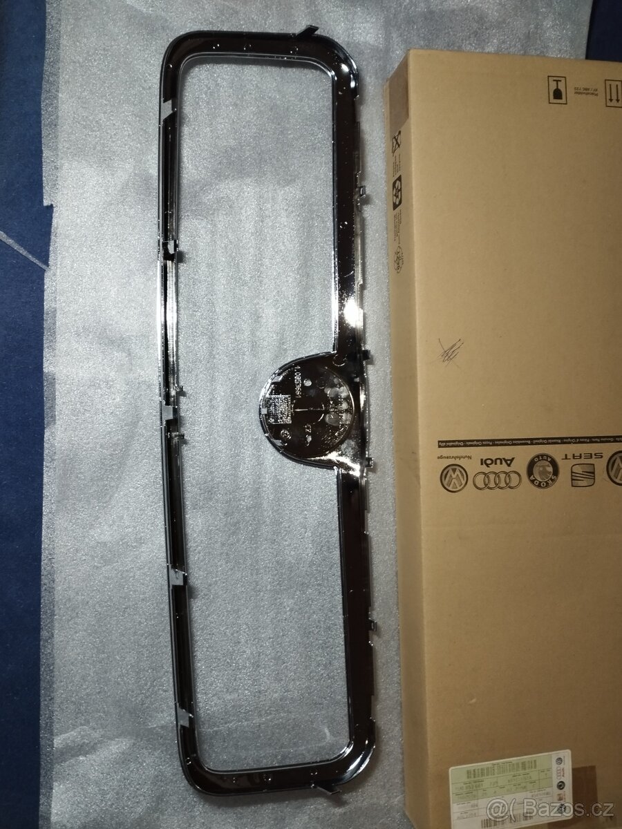 CHROMOVÝ RÁMEČEK MASKY OCTAVIA I - ORIGINÁL - 9