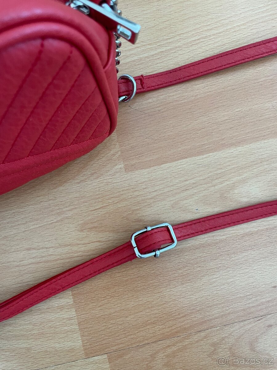 Červená crossbody kabelka - 9