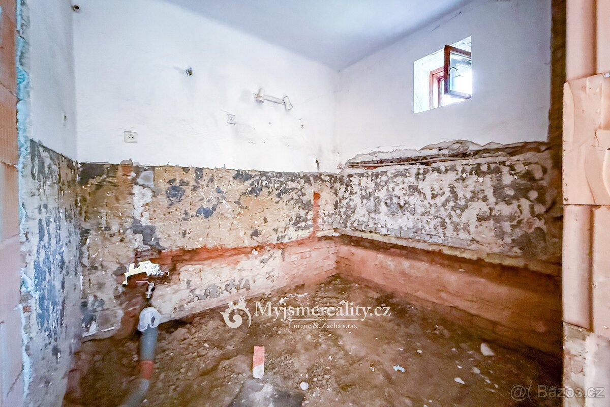 Prodej rodinného domu 340 m², Jaroslavice, ev.č. LU2525 - 9