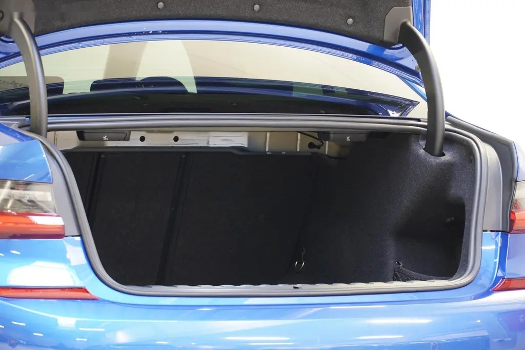 BMW Řada 3, 330i,XDRIVE,H/K M-PAKET,ČR - 9