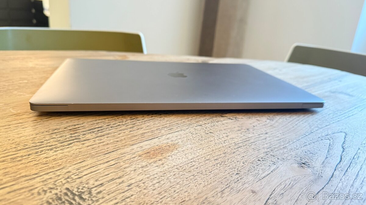 MacBook Pro 16” (2019) - 9