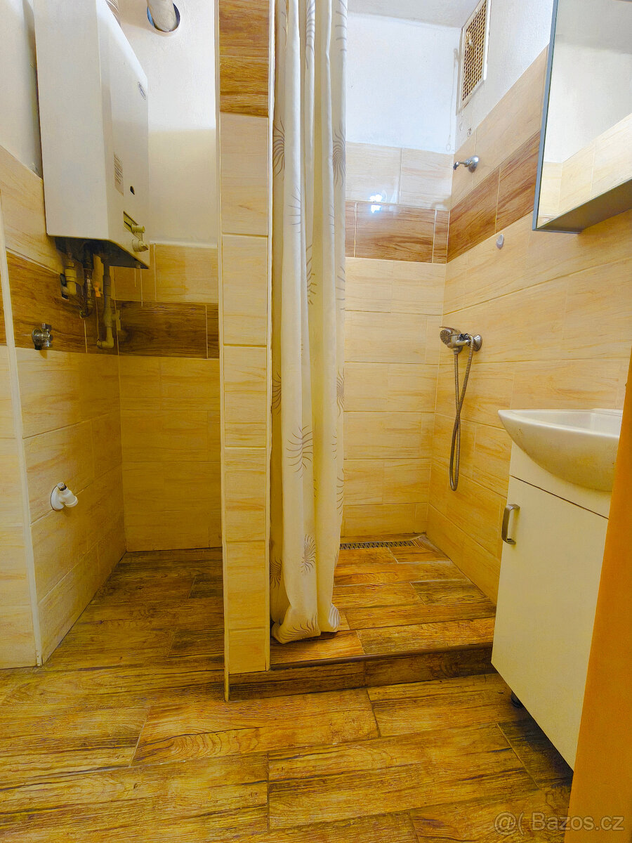 Jaroměř - podnájem bytu 3+1 s balkonem - 9