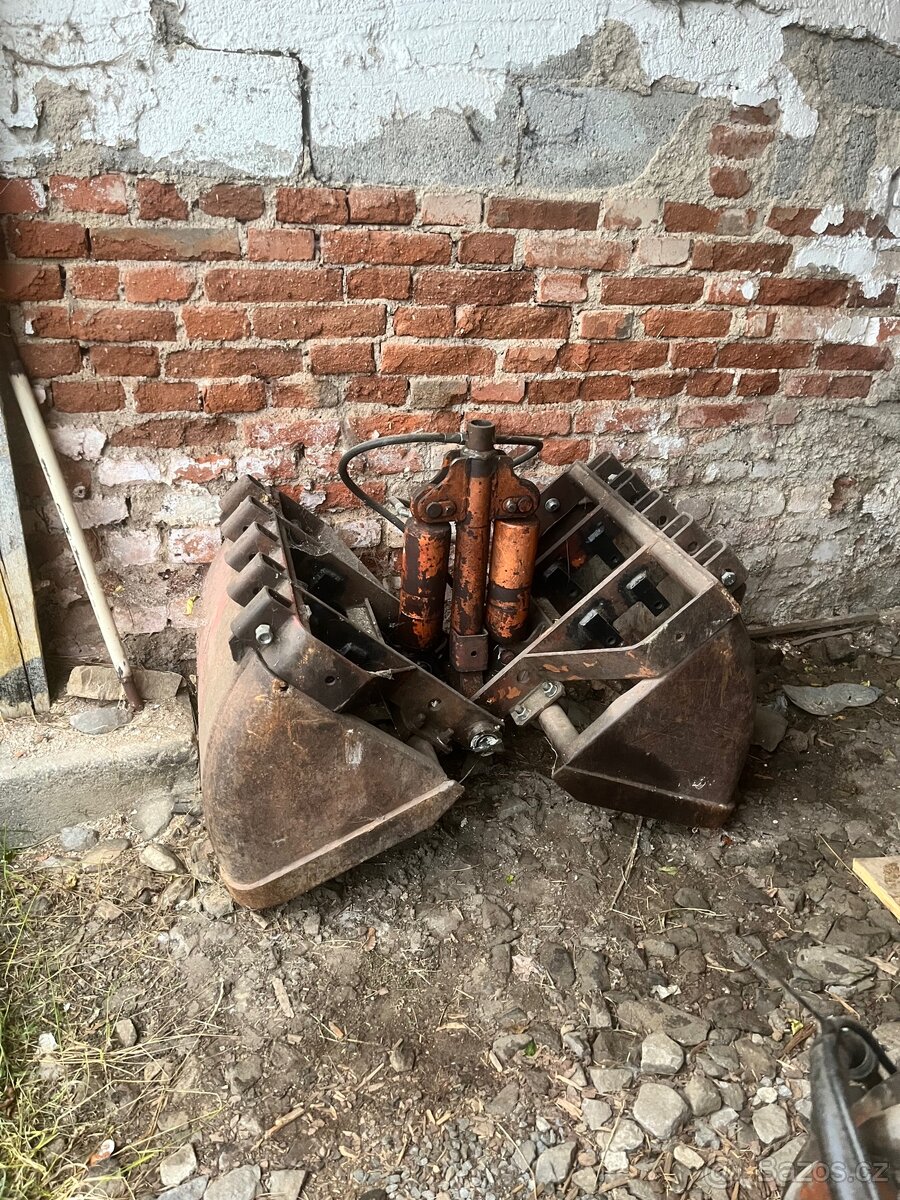 Unhz 500 , nakladač , Vyvážečka - 9