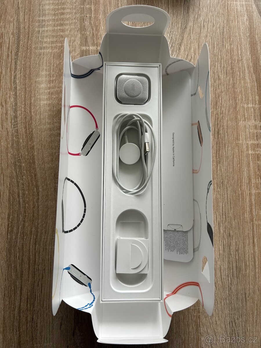Prodám Apple Watch series 4 40mm - 9