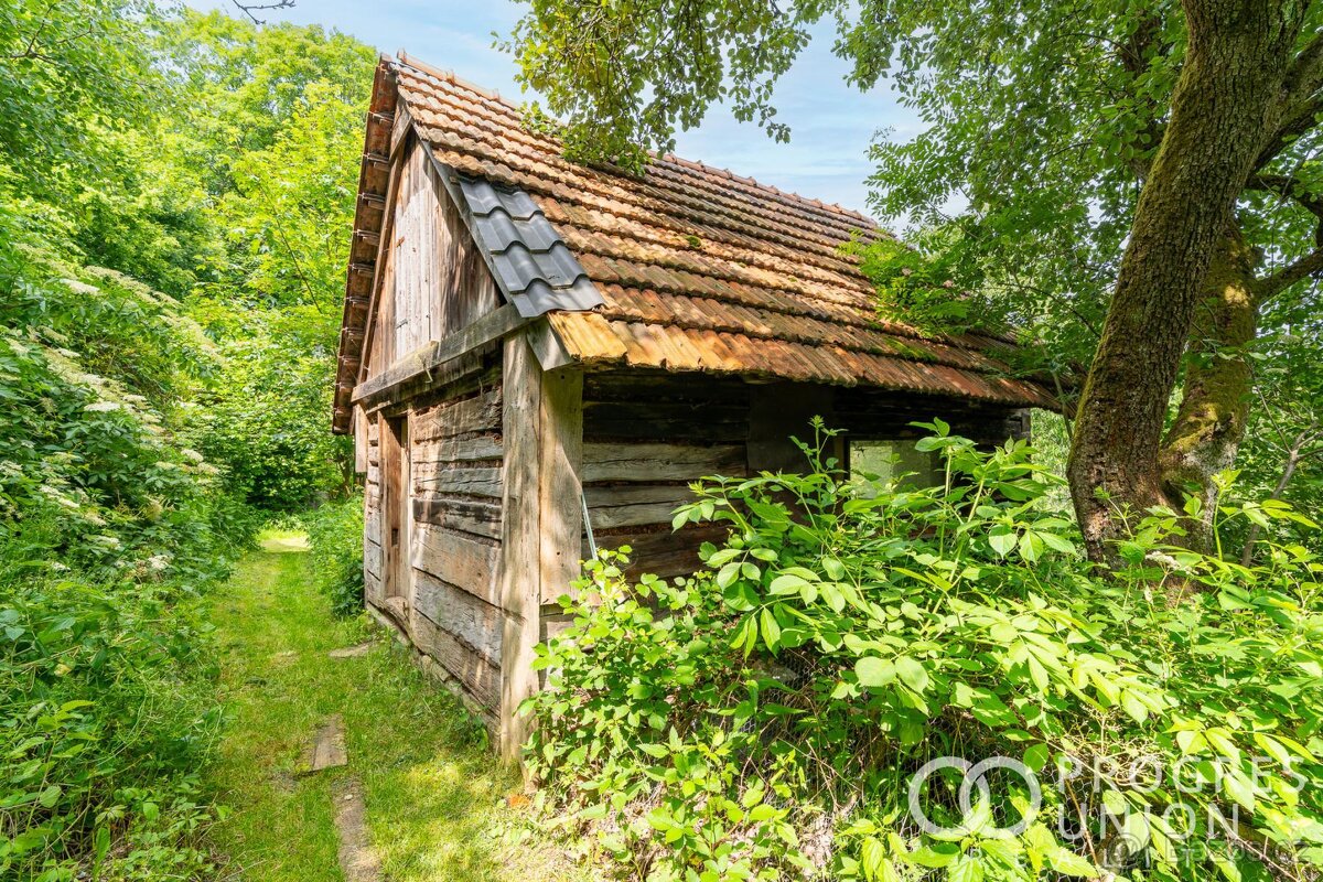 Prodej stavebních a zemědělských pozemků na samotě s číslem - 9