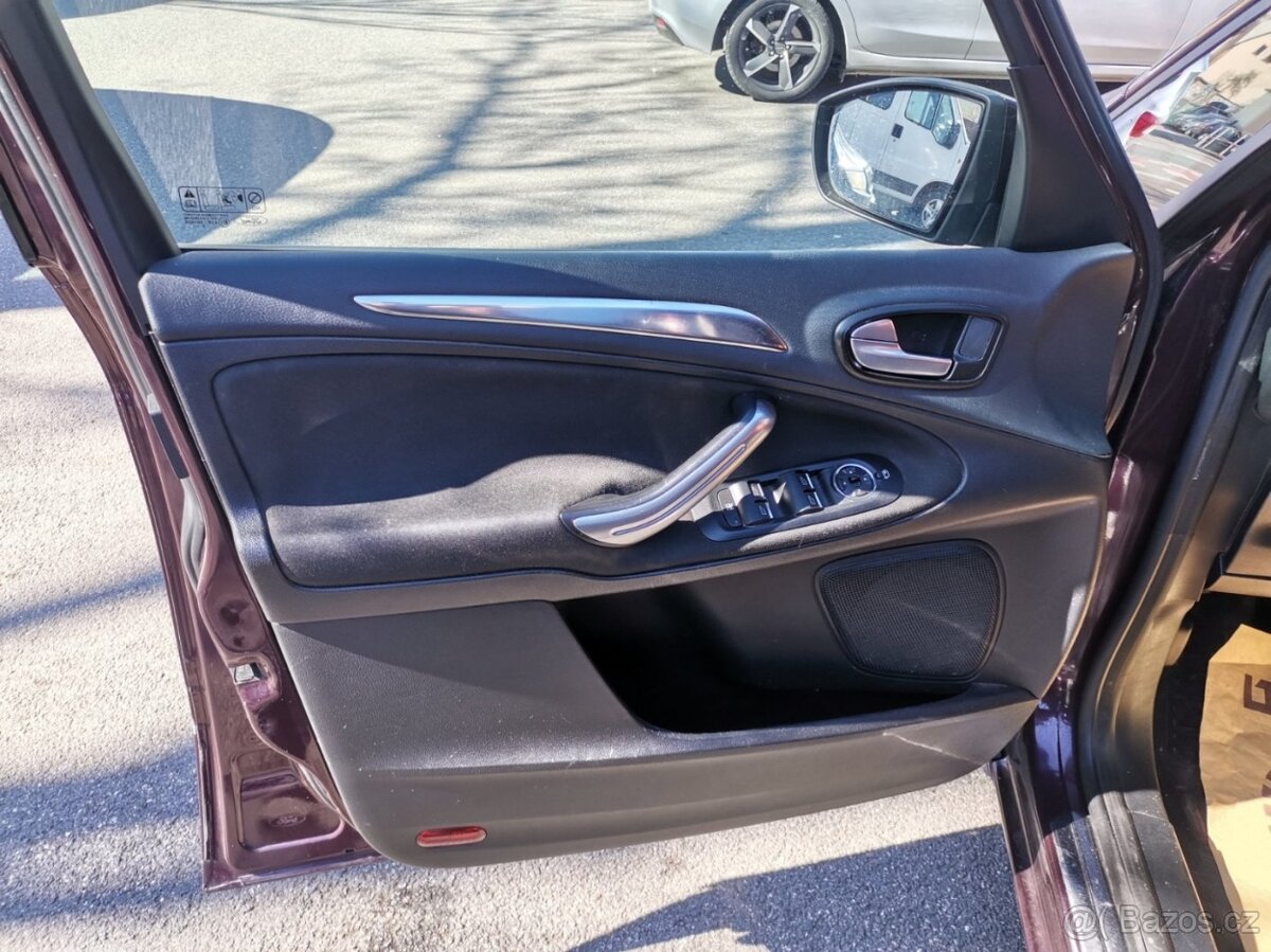 Ford Galaxy 2.2TDCi 129kw Ghia 7míst TZ - 9