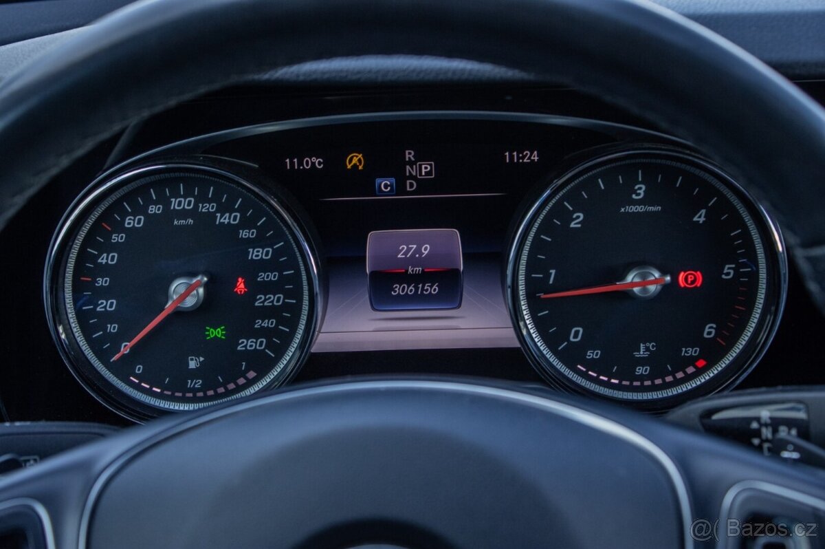 Mercedes-Benz E trieda Sedan E220d A/T / ŤAŽNÉ / KAM. / TEMP - 9