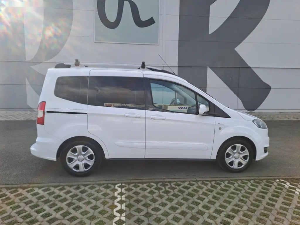 Ford Tourneo Courier - 9