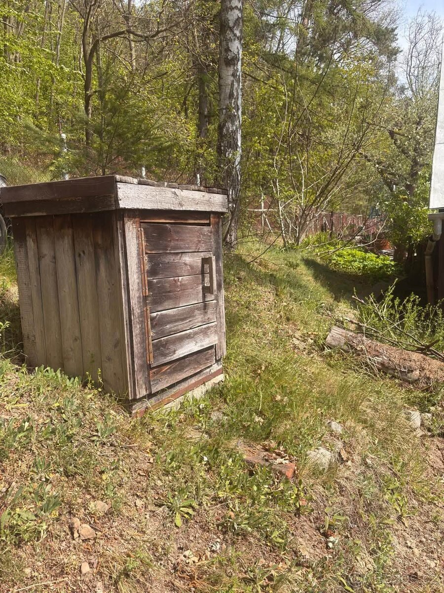 Prodej chaty a vybavení zahrady - 9
