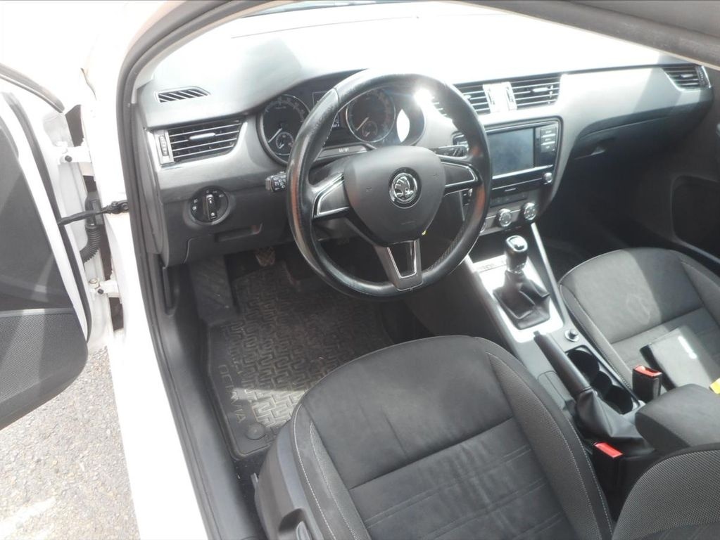 Škoda Octavia,1,6 TDi - 9