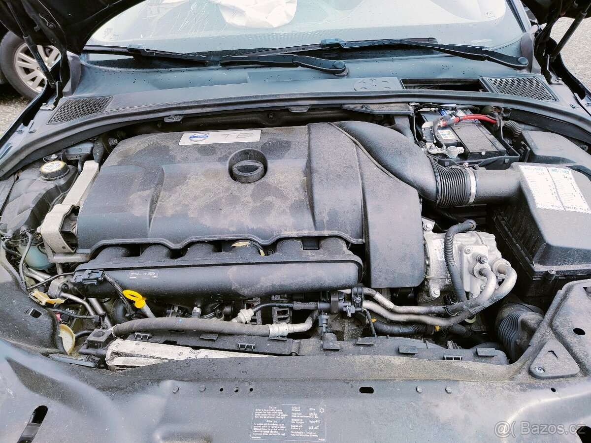 Volvo V70III INSCRIPTION T6 242kw - Náhradní díly - 9