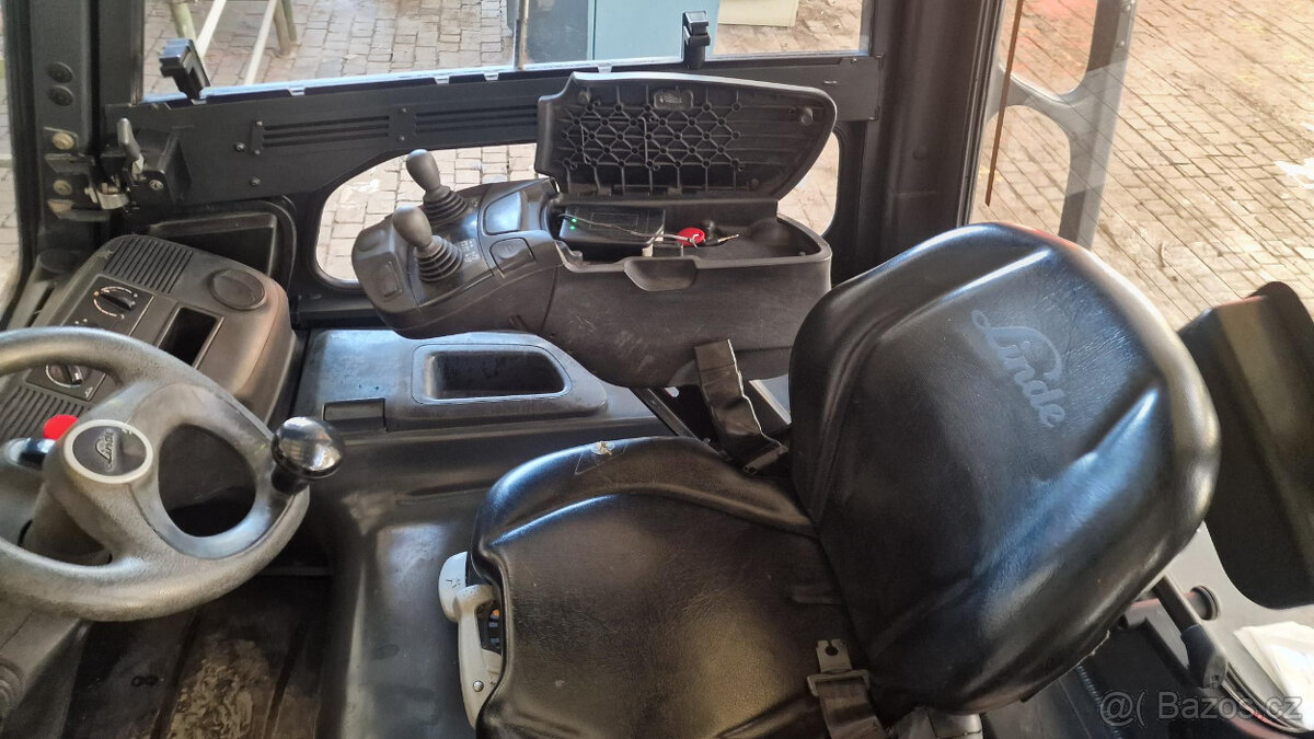 Linde E30, vysokozdvižný vozík VZV - 9