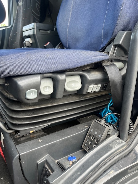 IVECO EuroCargo 120E28 - 9