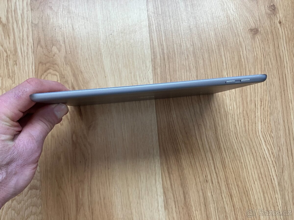 Apple Ipad - 5.generace, 32GB - 9