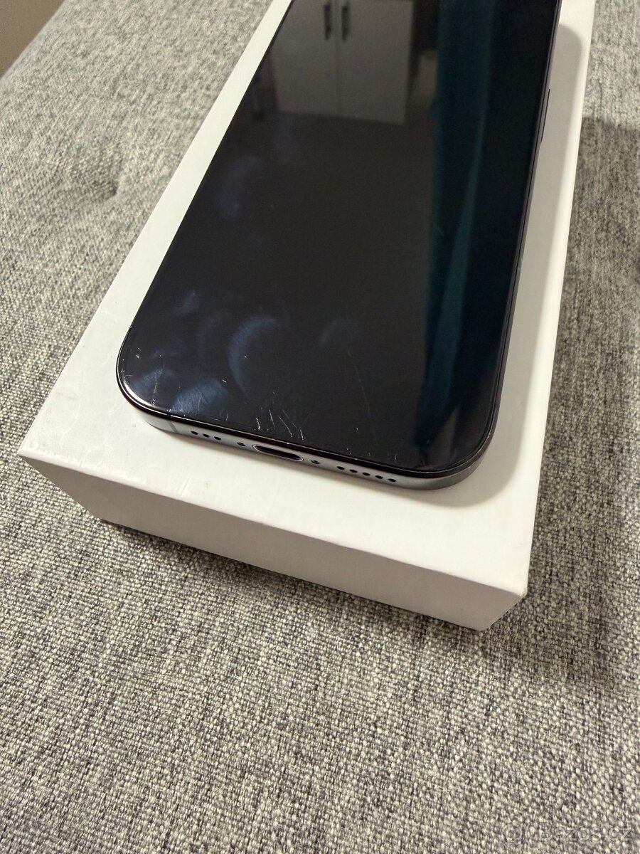 iPhone 16 Pro 128GB Černý, Baterie 94% - 9