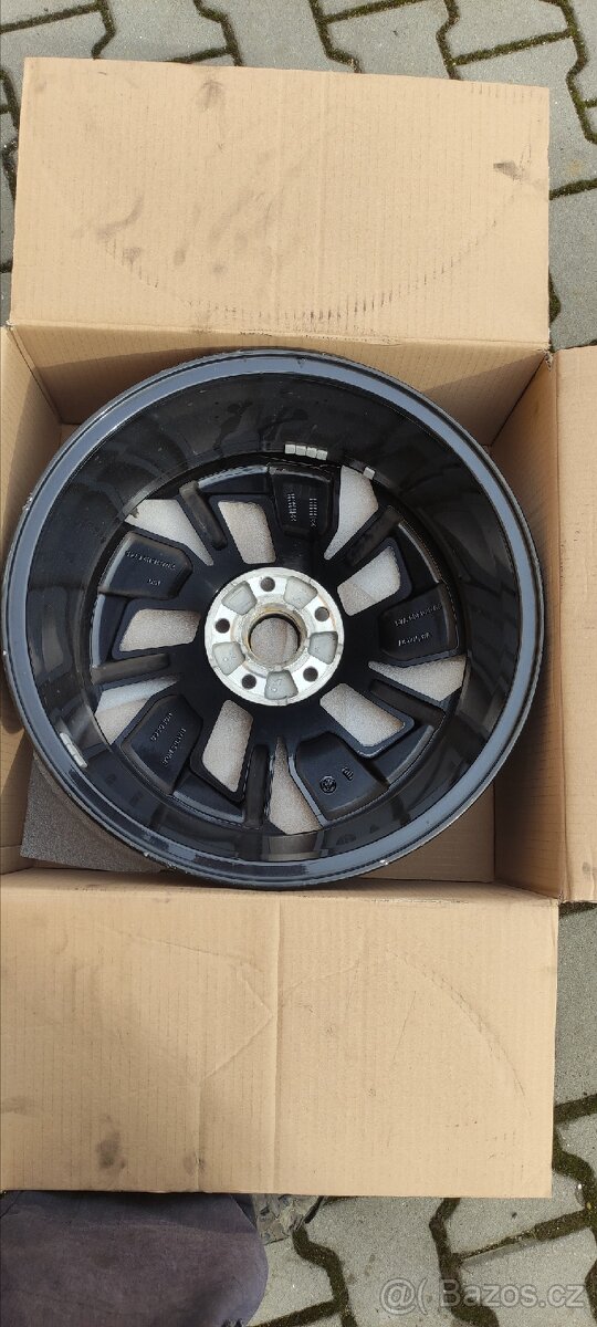 Kolo Škoda Karoq R18 - 9