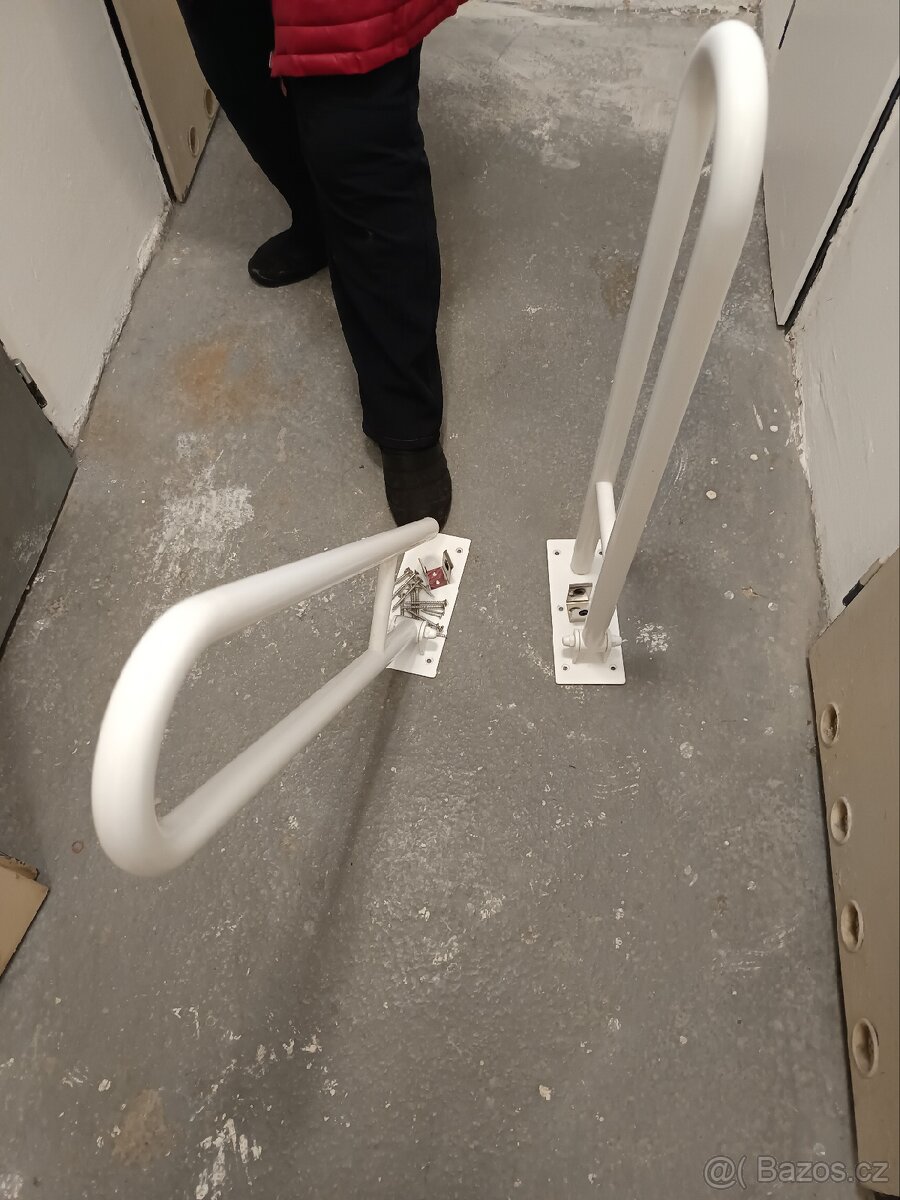 Závěsná, bezbariérová WC mísa Jika Deep
- 9