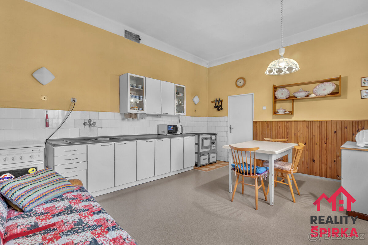 Prodej RD 5+1, CP 5.677 m², Jaroměřice - 9