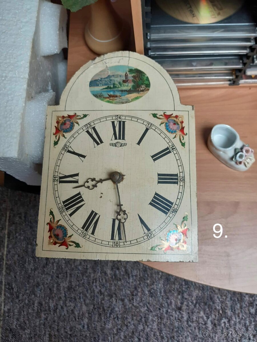 Různé starožitné hodiny - 9