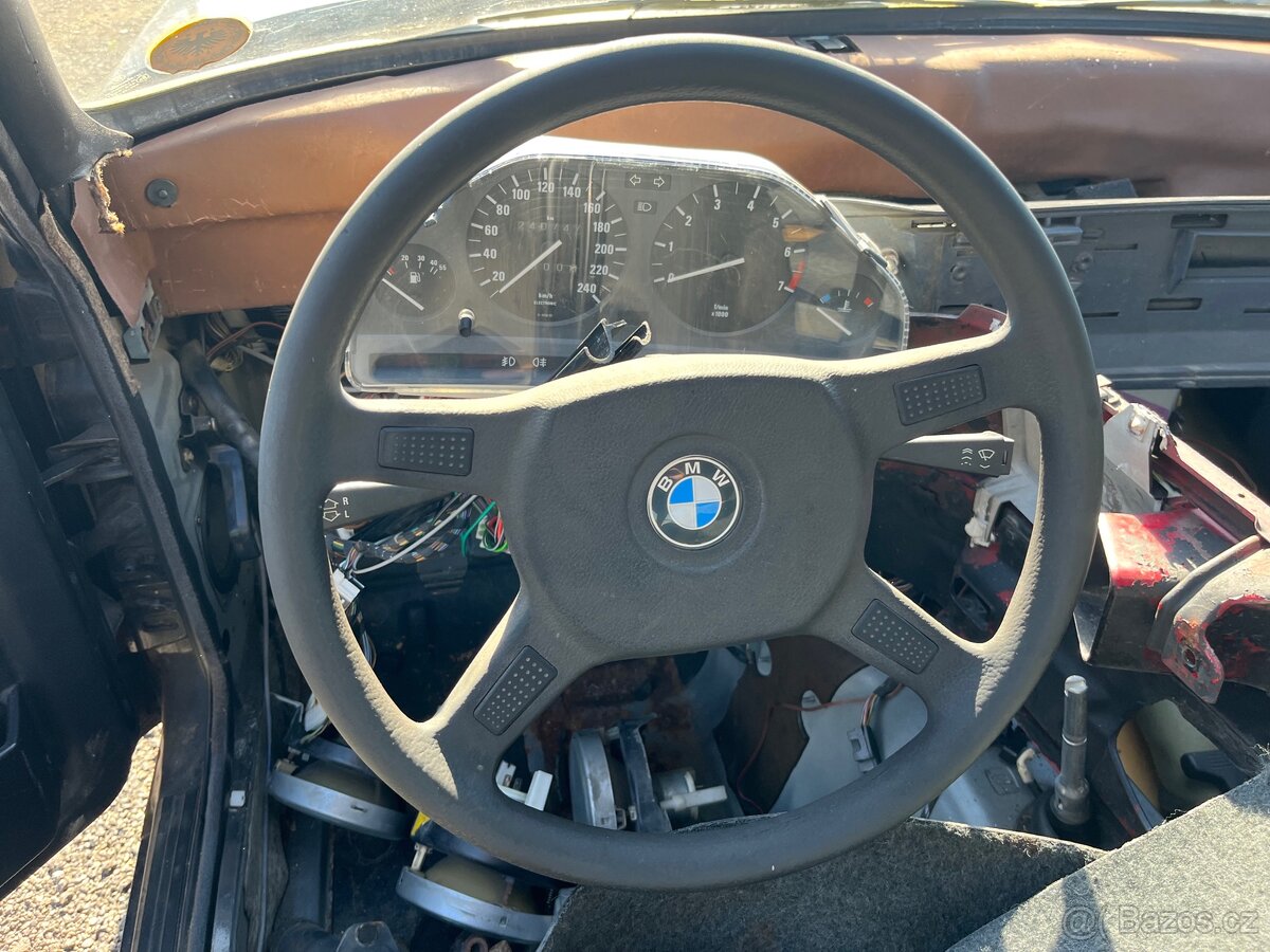 BMW E30 318i Coupe chromák - 9