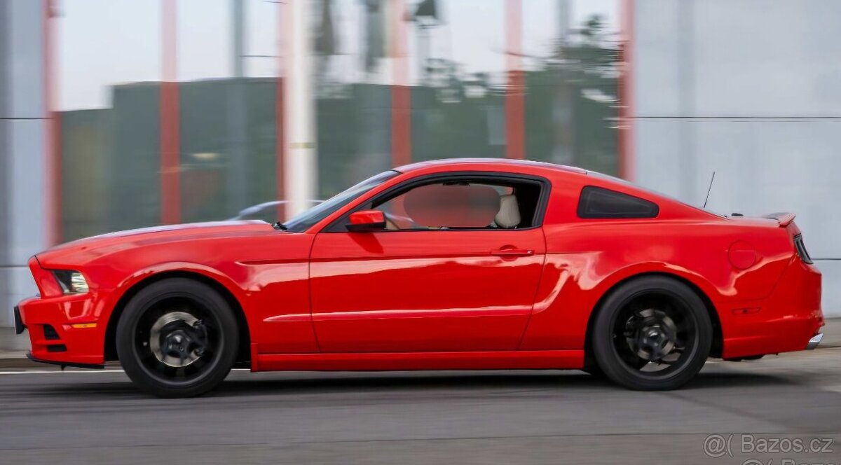 Ford Mustang 3.7 V6 227kw TOP STAV - 9